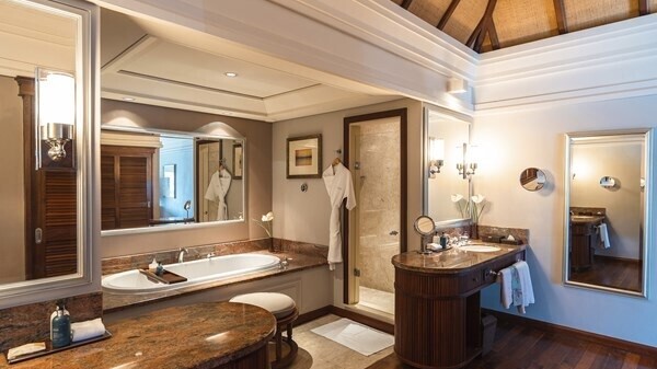 Junior Suite with Garden View